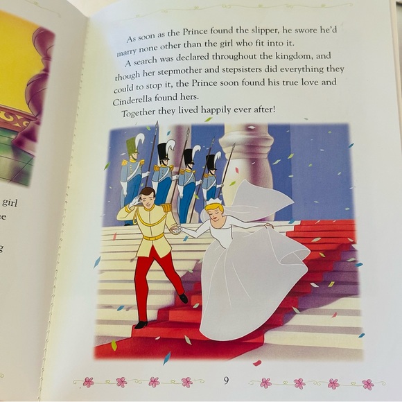 Walt Disney’s Cinderella & Beauty And The Beast Flip Book Paperback 2 Books In 1 - Picture 6 of 9